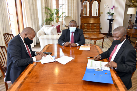 President Cyril Ramaphosa, Deputy President David Mabuza and Minister Jackson Mthembu during the performance agreement signing cerermony