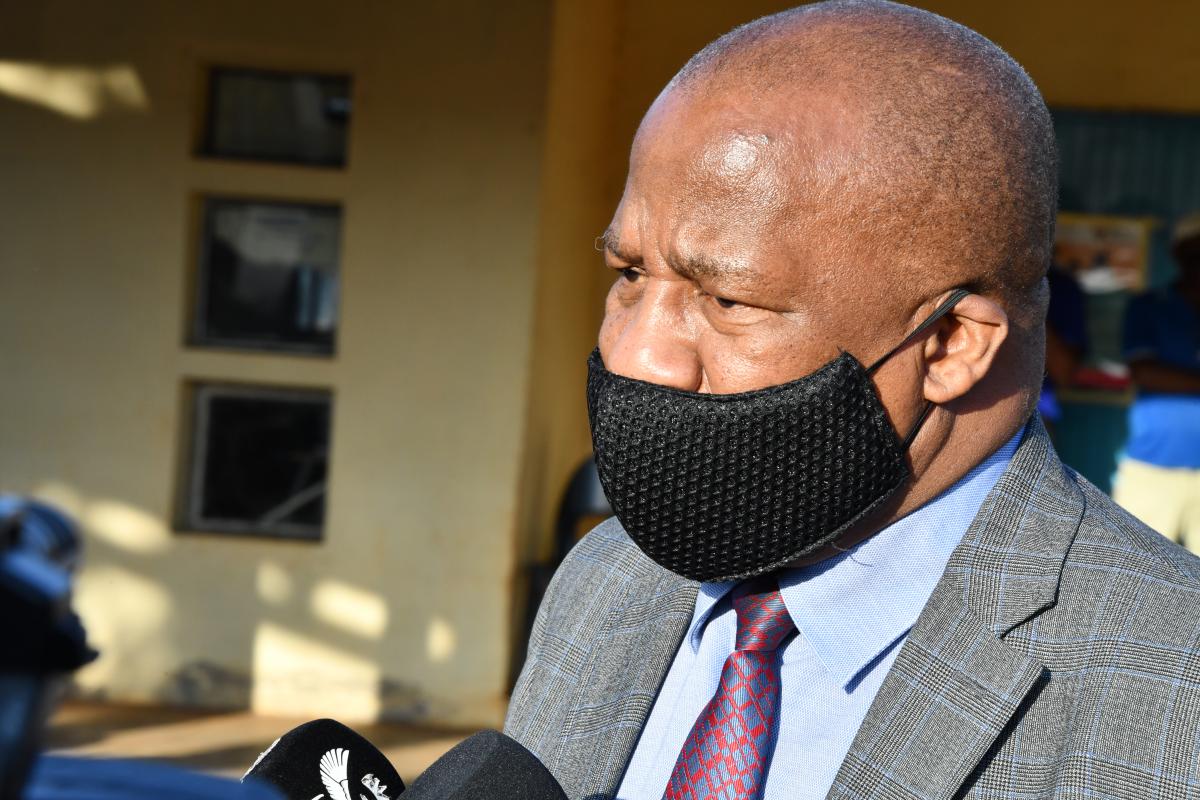 Minister Jackson Mthembu inspecting facilities at the Umgungundlovu TVET college, 13 October 2020